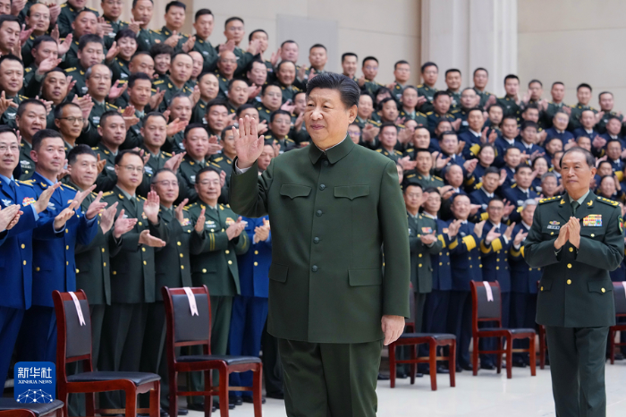 习近平春节前夕视察慰问驻天津部队 向全体人民解放军指战员武警部队官兵军队文职人员民兵预备役人员致以新春祝福.png