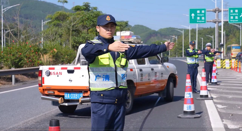 天坪岭隧道口实施临时交通管制