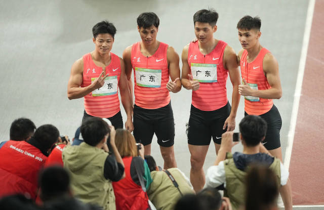 苏炳添领衔广东短跑队获得全运会男子4X100米金牌。